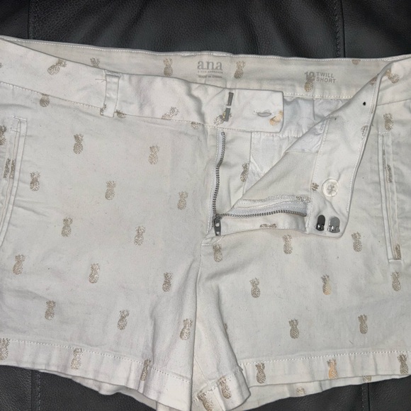 a.n.a. A new approach two size 12 twill shorts - Picture 12 of 12